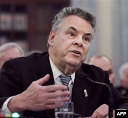 Respublikachi qonunchi Piter King Amerika musulmonlari radikal kayfiyatga berilmoqda, deydi