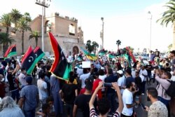 Aksi unjuk rasa anti-pemerintah di Tripoli, Libya, 25 Agustus 2020. (REUTERS/ Hazem Ahmed)