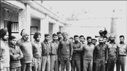 پاکستانی فوج نے کئی بھارتی فوجیوں کو چھمب سیکٹر میں لڑائی کے بعد جنگی قیدی بنا لیا تھا۔ (فائل فوٹو)