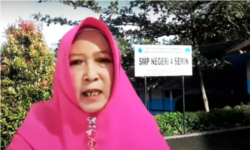 Surti Alfiah, Kepala SMPN 4 Semin Gunungkidul. (Foto: VOA/Nurhadi)