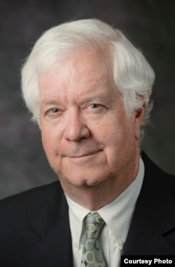 首都华盛顿的律师克里斯托弗·布鲁斯特(Christopher Brewster)