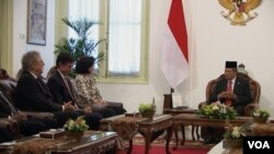 Presiden SBY menerima para Duta Besar di Istana Merdeka, Jakarta hari Kamis, 30/1 (foto: VOA/Ahadian).