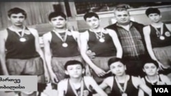 ზურაბ სამხარაძის გუნდი: მარცხნიდან მეორე ფაჩულია