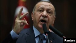 Presiden Turki Recep Tayyip Erdogan di Ankara hari Selasa (8/1) mengecam tuntutan oleh Penasihat Keamanan Nasional AS, John Bolton. 