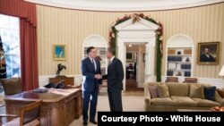 លោក​ប្រធា​នាធិបតី​អាមេរិក​បារ៉ាក់​ អូបាម៉ា​ ជួបជាមួយលោកមីត្ត រ៉មនី​ នៅសេតវិមាន​។