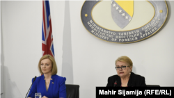 Bosnia and Herzegovina -- British foreign secretary, Liz Truss (L), and Bosnian minister of foreign affairs, Bisera Turković, at a press conference in Sarajevo, May 26, 2022