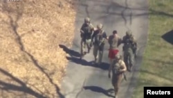 13일 미 연방수사국(FBI)이 최근 논란이 된 기밀 정보 유출 용의자로 매사추세츠 주방위군 공군에서 기술 협력 직원으로 근무하는 21세 남성 잭 테세이라 씨를 자택에서 체포했다.