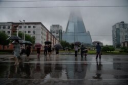 5일 북한 평양에서 비가 내리고 있다.