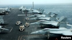 Ormuz bo'g'ozida AQSh harbiy samolyotlari, 15-iyul, 2019-yil