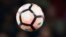Un ballon de football lors d'un matche en Angleterre, le 13 mars 2017.