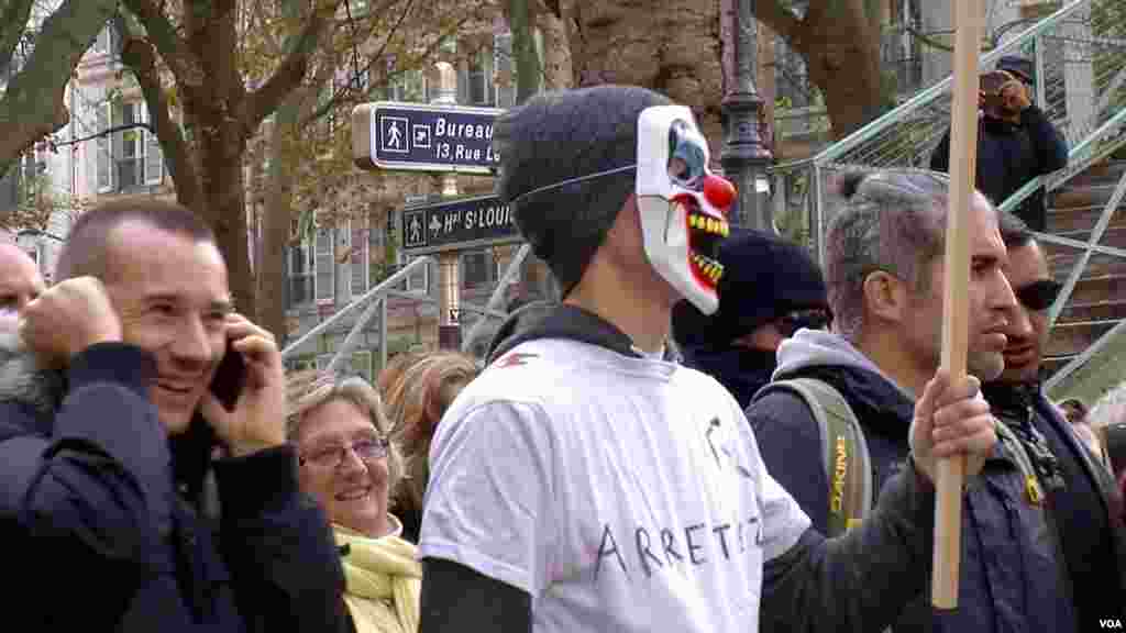 French police say they are overstretched and underequipped, Oct. 26, 2016. (L. Bryant/VOA)