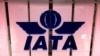 Le logo de l'Association du transport aérien international (IATA), au salon international du tourisme ITB à Berlin, Allemagne, le 7 mars 2018. REUTERS / Fabrizio Bensch - UP1EE370TU52S