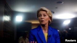 우르줄라 폰데어라이엔 유럽연합(EU) 집행위원장이 지난 15일 우크라이나 수도 크이우(러시아명 키예프)를 방문해 언론과 인터뷰하고 있다. (자료사진)