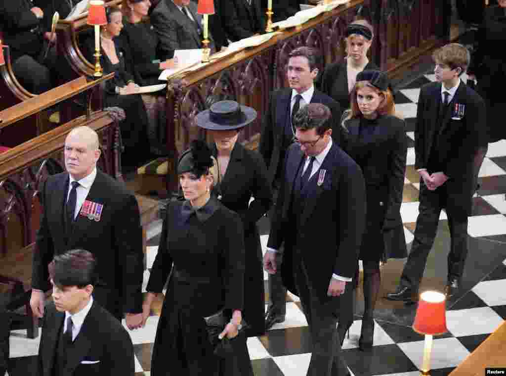 Members of the royal family (left to right, from front) Arthur Chatto and Daniel Chatto, Mike Tindall and Zara Tindall, Princess Eugenie and Jack Brooksbank, Princess Beatrice and Edoardo Mapelli Mozzi, Lady Louise Windsor and James, Viscount Severn &nbsp;arriving at the State Funeral of Queen Elizabeth, held at Westminster Abbey, London, Sept. 19, 2022.