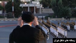 ابراهیم رئیسی لحظاتی پیش از عزیمت به نیویورک