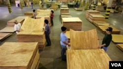 Permasalahan industri kayu yang dihadapi Indonesia sekarang lebih disebabkan oleh resesi ekonomi global (foto: ilustrasi).