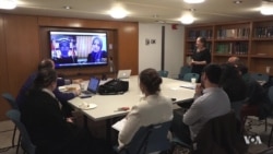 Syrian Refugees Earning Money by Teaching Arabic