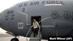 Menteri Pertahanan Amerika di Kabul, Afghanistan, 7 Desember 2013.