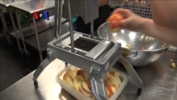 Memanfaatkan Bahan Makanan Buruk Rupa