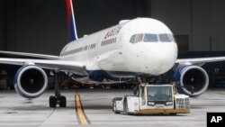 미국 솔트레이크공항의 델타항공 여객기.