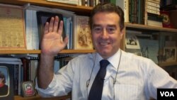 ჯორჯ ჰიუიტი, ავტორის ფოტო