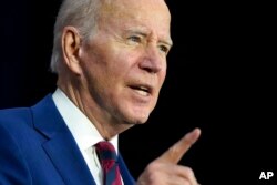 Presiden Joe Biden berbicara tentang upaya mengurangi kekerasan senjata di The Boys & Girls Club of West San Gabriel Valley, Selasa, 14 Maret 2023, di Monterey Park, California (Foto: AP/Evan Vucci)