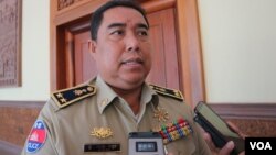 លោក នេត វន្ថា ប្រធាននាយកដ្ឋាននគរបាលបង្ការពន្លត់អគ្គីភ័យ និងសង្រ្គោះនៃអគ្គស្នងការដ្ឋាននគរបាលជាតិ​ ​​ប្រាប់អ្នកសារព័ត៌មាន ក្នុងសន្និបាតបូកសរុបសភាពការណ៍ និងលទ្ធផលការងាររបស់កងកម្លាំងនគរបាលជាតិ នាថ្ងៃទី២១ ខែកុម្ភៈ ឆ្នាំ២០១៩។