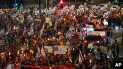 이스라엘 시민 수만 명이 6일 정부에 가자지구 인질 협상 타결을 촉구하는 시위를 열었다.