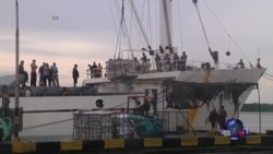 餐桌海鲜味道美 “鱼奴”艰辛谁人知？