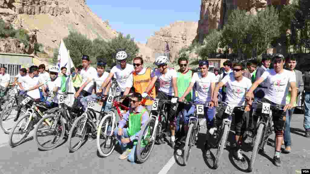 دا هم د نارینو د بایسکل ځغلولو لوبو یو تصویر&nbsp;