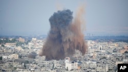 Cette énième flambée de violence éclate au dernier jour des fêtes juives de Souccot en Israël.