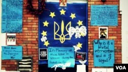 Evidence of grief for the deaths in Ukraine's recent turmoil in Manhattan's East Village neighborhood, where many Ukrainian-Americans live, March 3, 2014. (Adam Phillips/VOA)