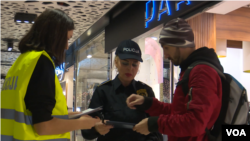 Građani odgovaraju na anketu policije u Sarajevu