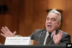 白宫国家安全委员会印太事务协调员库尔特·坎贝尔2023年12月7日出席参议院外交关系委员会针对他出任美国副国务卿一职的人事提名确认听证会。（美联社）