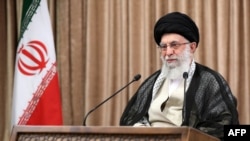 រូប​ឯកសារ៖​ មេដឹកនាំ​កំពូល​​អ៊ីរ៉ង់ ​​​លោក ​Ayatollah Ali Khamenei​ ថ្លែង​សុន្ទរកថា​ផ្សាយ​​តាម​ទូរទស្សន៍​កាល​ពី​ថ្ងៃ​ទី​២ ខែ​ឧសភា ឆ្នាំ​២០២១។