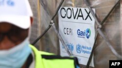 ការដឹកជញ្ជូនជាលើកដំបូងនៃវ៉ាក់សាំងបង្ការជំងឺកូវីដ១៩ តាមរយៈកម្មវិធី COVAX របស់អង្គការសុខភាពពិភពលោក បានទៅដល់ប្រទេសហ្គាណា កាលពីថ្ងៃទី២៤ ខែកុម្ភៈ ឆ្នាំ២០២១។ 