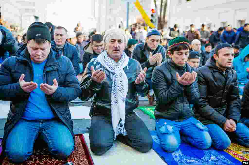 Moskva, 15-oktabr 2013, (Vera Undritz for VOA)