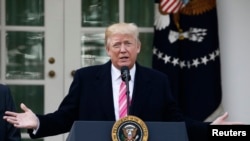 ប្រធានធិបតី​ត្រាំ​ ថ្លែង​មុន​នឹង​ប្រារព្ធពិធី Thanksgiving លើកទី៧០ នៅ​សេតវិមានរដ្ឋធានី​វ៉ាស៊ីនតោនកាលពីថ្ងៃទី២១ វិច្ឆិកា ២០១៧។