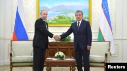 Shavkat Mirziyoyev (o'ngda) Rossiya Prezidenti Vladimir Putin bilan, Samarqand, 6-sentabr, 2016-yil.