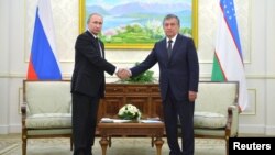 Vladimir Putin va Shavkat Mirziyoyev so'nggi bor Islom Karimov vafoti ortidan Toshkentda ko'rishgan edi.