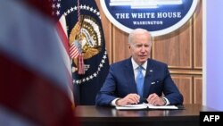 រូបឯកសារ៖ ប្រធានាធិបតី​សហរដ្ឋ​អាមេរិក​លោក Joe Biden ក្នុង​ពេល​ជួបប្រជុំ​តាម​អនឡាញ​មួយ​នៅក្នុង​អគារ​ការិយាល័យ​ប្រតិបត្តិ Eisenhower ក្នុង​រដ្ឋធានី​វ៉ាស៊ីនតោន កាលពី​ថ្ងៃទី១ ខែមិថុនា ឆ្នាំ២០២២។