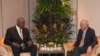 Menteri Pertahanan Singapura Dr Ng Eng Hen (kanan) bersama Menteri Pertahanan AS Lloyd Austin di sela-sela Dialog Shangri-La ke-20 di Singapura, 2 Juni 2023. (Kementerian Pertahanan Singapura/Handout via REUTERS)