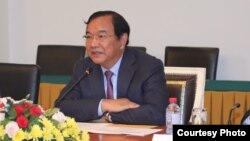 រូបឯកសារ៖ លោក ប្រាក់ សុខុន រដ្ឋមន្ត្រីក្រសួងការបរទេសកម្ពុជា ជួប​ពិភាក្សាជាមួយអ្នកស្រី Paola Pampaloni​ នាយក​គ្រប់​គ្រង​ទទួល​បន្ទុក​កិច្ចការ​អាស៊ី​ និង​ប៉ាស៊ីហ្វិក​នៃ​អគ្គនាយកដ្ឋាន​កិច្ច​ការ​បរទេស​របស់​គណៈ​កម្មការ​អឺរ៉ុប និងគណៈប្រតិភូ​សហភាព​អឺរ៉ុប នៅរាជធានីភ្នំពេញ។