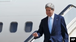 Menlu AS John Kerry melawat ke Kolombia untuk pertama kalinya dan tiba di Bogota, Minggu malam (Foto: dok).