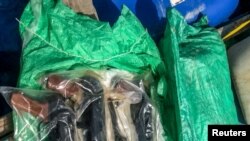 Begi la silaha aina ya AK-47 limekamatwa kutoka katika Ghuba ya Aden, Agosti 28, 2018.