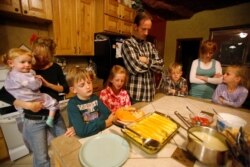 미국 유타주에서 사는 한 모르몬교도 일부다처제 가정 (자료사진)