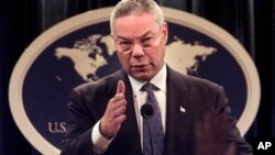 រូប​ឯកសារ៖ នៅ​ក្នុង​រូបថត​ថ្ងៃ​ទី​១៧ ខែ​កញ្ញា ឆ្នាំ​២០០១ នេះ អតីត​រដ្ឋមន្ត្រី​ការបរទេស​អាមេរិក លោក Colin Powell ថ្លែង​ក្នុង​អំឡុង​សន្និសីទ​សារព័ត៌មាន​មួយ​នៅ​ក្រសួង​ការបទេស​ក្នុង​រដ្ឋធានី​វ៉ាស៊ីនតោន។