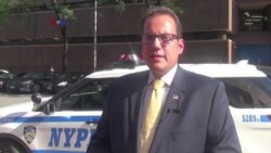 Polisi-Polisi yang Bertindak Heroik di AS - VOA untuk Buser SCTV