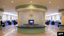 북한 평양의 김일성대학교 전산실.