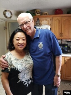 김선화 씨와 레스 크롬웰 씨. 사진 제공: 김선화.